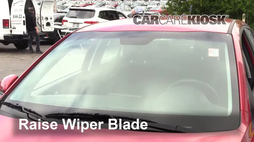 2018 Kia Rio S 1.6L 4 Cyl. Sedan Escobillas de limpiaparabrisas delantero Cambiar escobillas de limpiaparabrisas